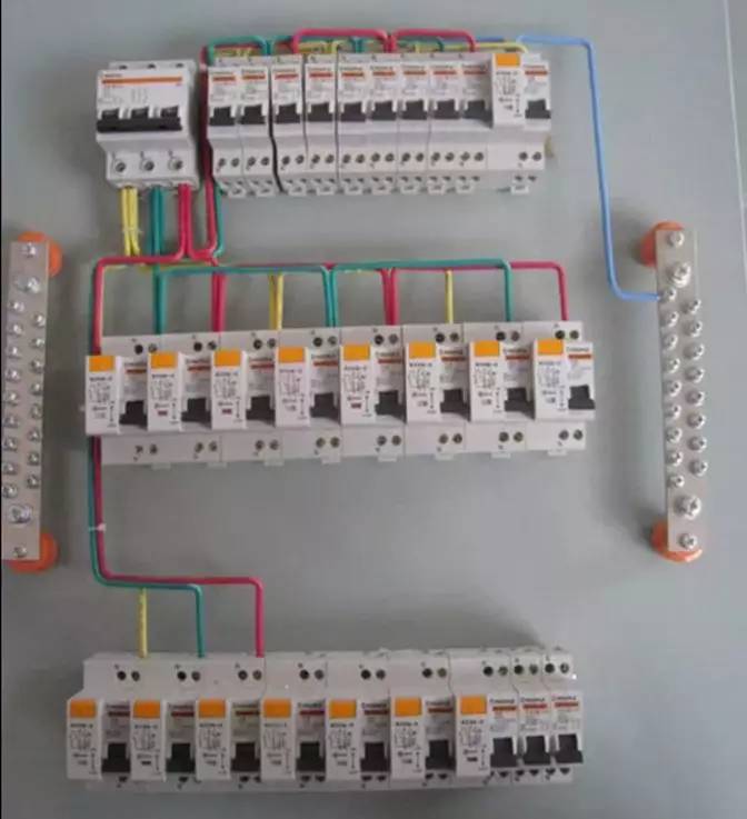 中國電力網:圖文并茂教你如何做好配電箱內部布線